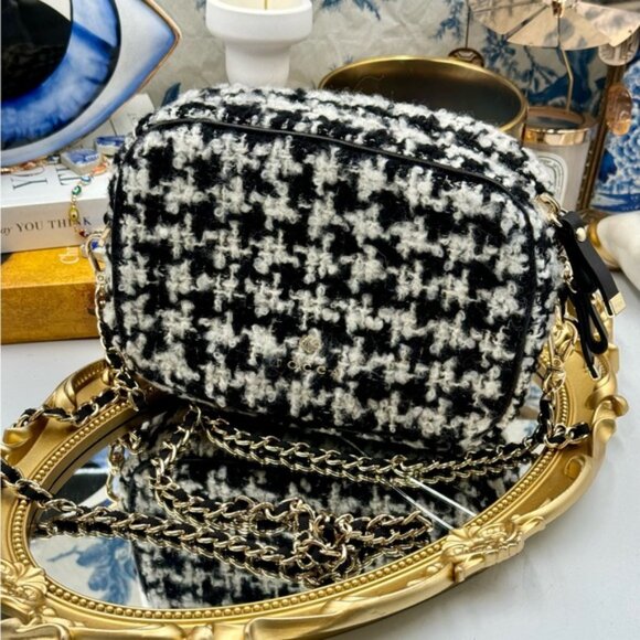 🆕 TOCCA 🧿 NWOT Tweed Camera Bag with Chain Strap - Black & White - - Picture 15 of 16